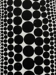 Shawl Extra Big Dots Big Almond-Black